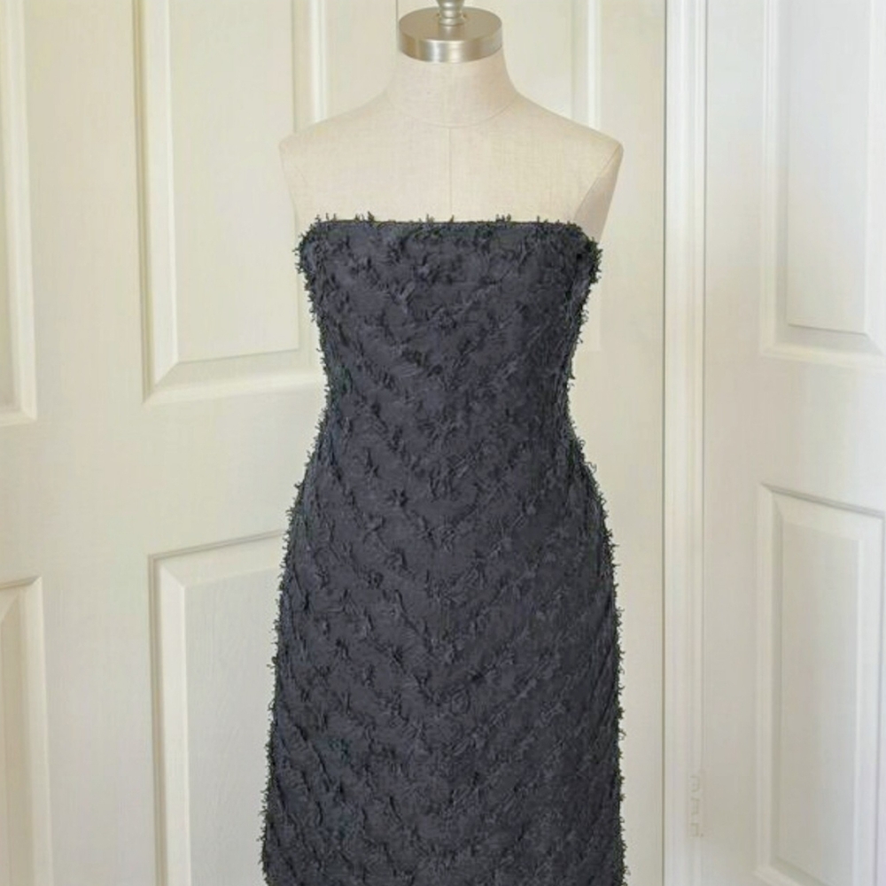 WHBM Black Strapless Dress • Textured Ribbon‑Bow Mesh • Fit & Flare • Size 6 - Picture 3 of 16